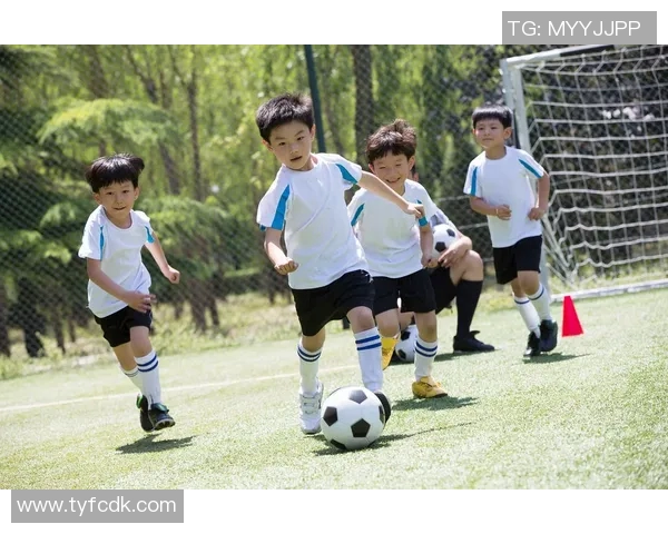 小学生足球训练视频全攻略助力孩子们快乐成长与技能提升 小学生足球训练视频全攻略助力孩子们快乐成长与技能提升