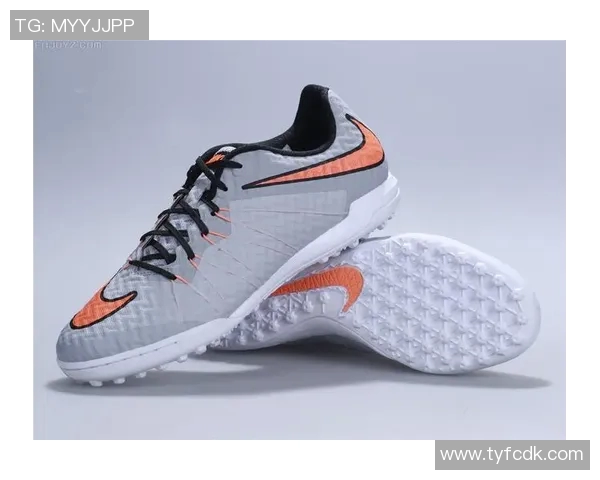 毒锋足球鞋引领潮流助力球场表现提升你的竞技水平与时尚风格 毒锋足球鞋引领潮流助力球场表现提升你的竞技水平与时尚风格